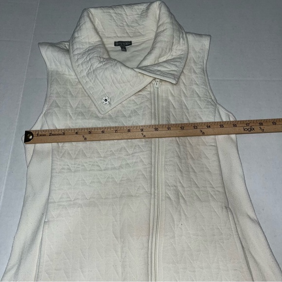 T by Talbots Zip Up Cream  Small Vest‎ - Picture 5 of 9